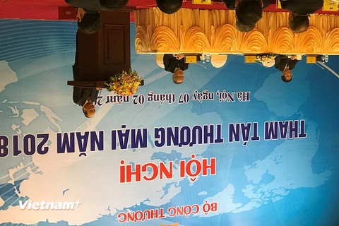 Thủ tướng Chính phủ Nguyễn Xuân Phúc phát biểu chỉ đạo tại Hội nghị Tham tán thương mại. (Ảnh: Đức Duy/Vietnam+)