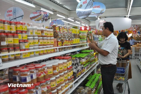 Nhiều hàng Việt đã chiếm được ưu thế trên kênh bán lẻ. (Ảnh: Đức Duy/Vietnam+) 