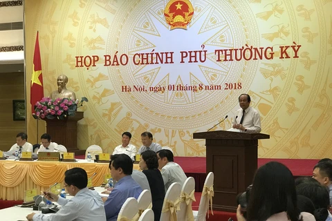 Bộ trưởng Mai Tiến Dũng phát biểu tại phiên họp báo Chính phủ ngày 1/8. (Ảnh: Đức Duy/Vietnam+)
