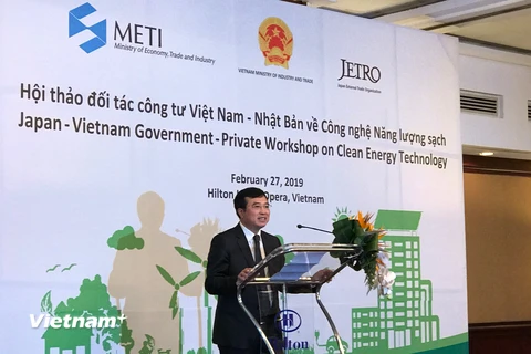 Thứ trưởng Bộ Công Thương Hoàng Quốc Vượng phát biểu tại tại Hội thảo 'Công nghệ năng lượng sạch'. (Ảnh: PV/Vietnam+)
