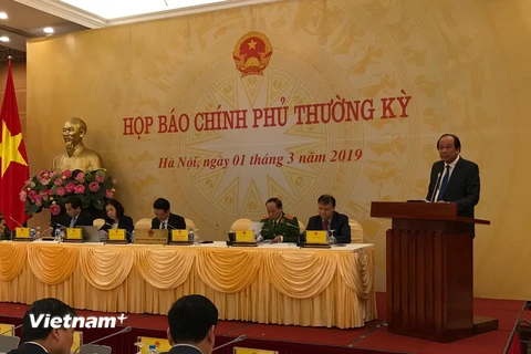 Bộ trưởng Mai Tiến Dũng phát biểu tại phiên họp báo Chính phủ ngày 1/3. (Ảnh: Đức Duy/Vietnam+)
