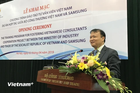 Thứ trưởng Bộ Công Thương Đỗ Thắng Hải cho hay, các hoạt động đào tạo của Samsung giúp gia tăng số doanh nghiệp Việt Nam trở thành nhà cung ứng cấp 1 cho tập đoàn này. (Ảnh: Đức Duy/Vietnam+)