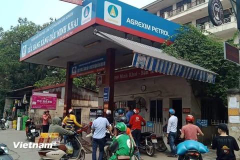 Một cây xăng trên phố Minh Khai, Hà Nội bị phát hiện có gian lận về kinh doanh xăng dầu. (Ảnh: Đức Duy/Vietnam+)