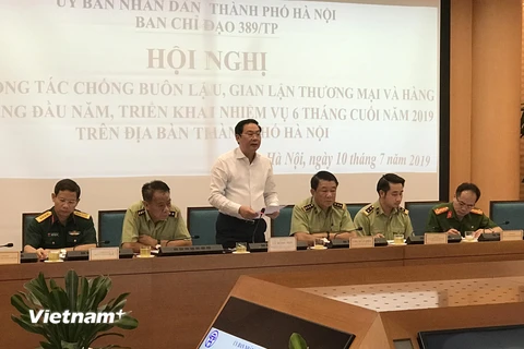 Phó Chủ tịch Ủy ban nhân dân thành phố Hà Nội phát biểu tại Hội nghị sơ kết Ban chỉ đạo 389 thành phố. (Ảnh: Đức Duy/Vietnam+)