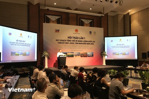 Thứ trưởng Đặng Hoàng An phát biểu tại hội thảo lần thứ 1 về: Quy hoạch tổng thể năng lượng quốc gia thời kỳ 2021-2030. (Ảnh: Xuân Quảng/Vietnam+)