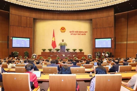 Nhiều đổi mới tại Kỳ họp thứ 10, Quốc hội khóa XIV đã tạo động lực mạnh mẽ cho phát triển kinh tế-xã hội, đáp ứng được mong mỏi của cử tri và nhân dân. (Ảnh: TTXVN)