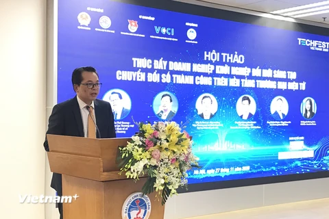 Đại diện Cục Thương mại điện tử và Kinh tế số nói về sự phát triển của thương mại điện tử. (Ảnh: Đức Duy/Vietnam+)