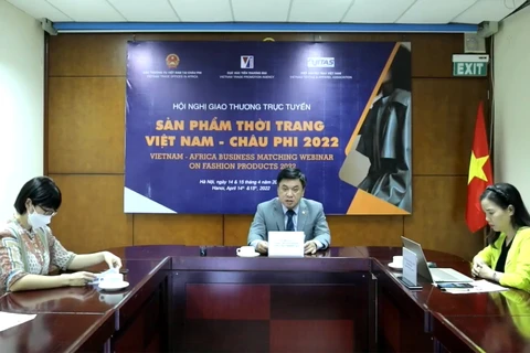 Ông Lê Hoàng Tài, Phó Cục trưởng Cục Xúc tiến Thương mại phát biểu tại hội nghị giao thương. (Ảnh: PV/Vietnam+)