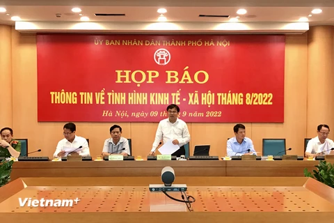 Lãnh đạo các đơn vị chức năng của Hà Nội tại phiên họp báo chiều 9/9 về kinh tế-xã hội. (Ảnh: Xuân Quảng/Vietnam+)