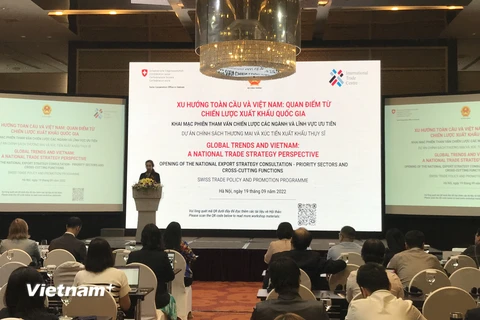 Hội thảo "Xu hướng toàn cầu và Việt Nam: Quan điểm từ Chiến lược Xuất khẩu Quốc gia," do Dự án hỗ trợ kỹ thuật Chính sách thương mại và xúc tiến xuất khẩu của Việt Nam tổ chức. (Ảnh: Đức Duy/Vietnam+)