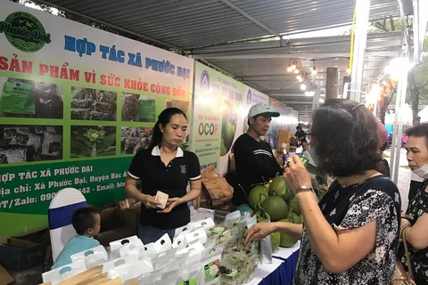 Đặc sản Ninh Thuận giới thiệu tới người tiêu dùng Thủ đô. (Ảnh: Xuân Quảng/Vietnam+)