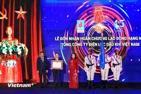 Tại Lễ Kỷ niệm 15 năm thành lập, PV Power vinh dự được Chủ tịch nước trao tặng Huân chương lao động hạng Nhì. (Ảnh: Xuân Quảng/Vietnam+)