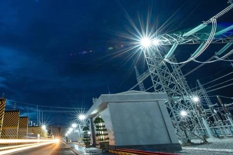 Trạm biến áp và đường dây 220/500kV kết hợp điện Mặt Trời Trung Nam-Thuận Nam. (Ảnh: TTXVN