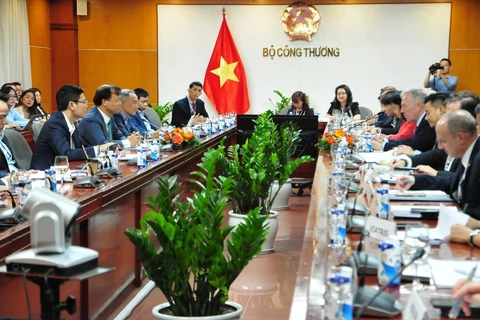 Thứ trưởng Bộ Công Thương Đỗ Thắng Hải đã tiếp Đoàn doanh nghiệp cấp cao của Hội đồng Kinh doanh Hoa Kỳ-ASEAN. (Ảnh: PV/Vietnam+)