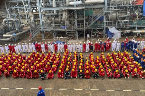 PTSC Quảng Ngãi tổ chức Lễ phát động phong trào thi đua về đích cho Dự án Bảo dưỡng tổng thể Nhà máy Lọc dầu Nghi Sơn. (Ảnh: Đức Duy/Vietnam+)