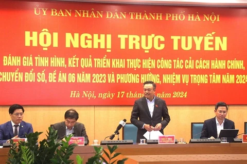 Chủ tịch Ủy ban Nhân dân thành phố Hà Nội Trần Sỹ Thanh phát biểu kết luận Hội nghị. (Ảnh: PV/Vietnam+)