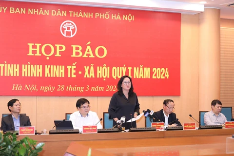 Lãnh đạo các sở ngành của Hà Nội tại buổi họp báo chiều 28/3. (Ảnh: Xuân Quảng/Vietnam+)