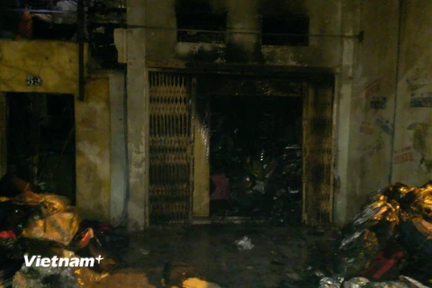 Hà Nội: Hỏa hoạn sát đền Bà Kiệu, thiêu rụi cửa hàng túi xách