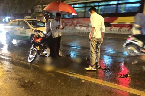 Hà Nội: Truy tìm xe gây tai nạn chết người tại đường Phạm Văn Đồng 