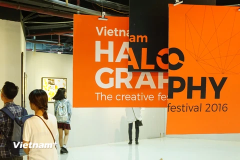 Trong hai ngày 14-15/5/2016, RIO Creative, Behance cùng các đối tác đầu ngành tiếp tục đã phối hợp tổ chức chuỗi sự kiện kép Vietnam Halography - Behance Portfolio Reviews 2016. (Ảnh: Võ Phương/Vietnam+)