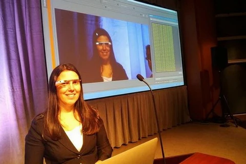 Một phụ nữ bị phạt vì đeo kính thông minh Google Glass