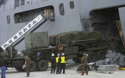 Các bộ phận của tên lửa đã được vận chuyển bằng phà từ một căn cứ ở Hokkaido. (Nguồn: japandailypress.com)