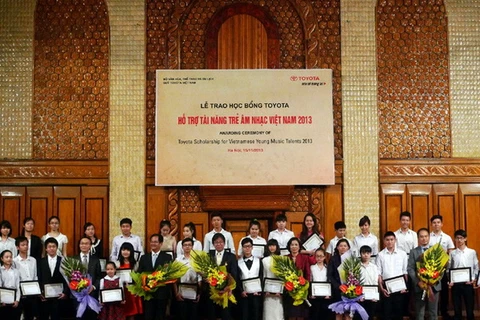 Toyota trao 85 suất học bổng tài năng âm nhạc Việt Nam 