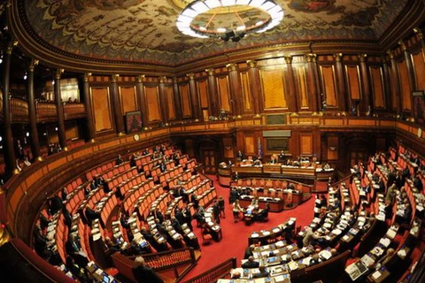 Dự luật ngân sách Italy vượt qua bỏ phiếu tín nhiệm