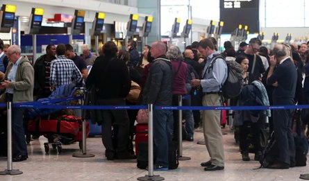 Hàng chục nghìn hành khách bị lỡ chuyến vì sự cố kỹ thuật. (Nguồn: PA)