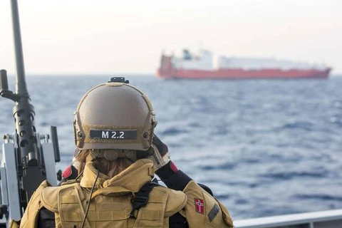 Tàu Đan Mạch được hộ tống bởi đội tàu hải quân do Đan Mạch, Na Uy và Syria cung cấp. (Nguồn: independent.co.uk) 