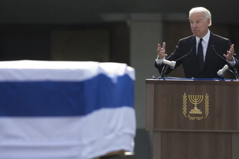 Phó Tổng thống Mỹ Joe Biden tới Israel để dự lễ tang cố Thủ tướng nước này Ariel Sharon. (Nguồn: AP)