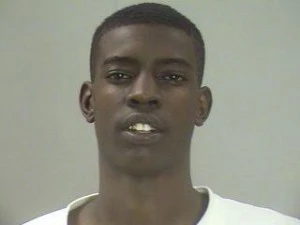 Đối tượng tình nghi 22 tuổi bị bắt tại hộp đêm Dallas. (Nguồn: crimeblog.dallasnews.com)