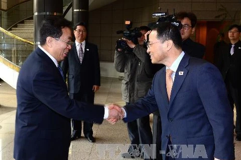 Trưởng đoàn đàm phán của Hàn Quốc và Triều Tiên trong cuộc đàm phán về việc đoàn tụ các gia đình ly tán. (Nguồn: THX/TTXVN)