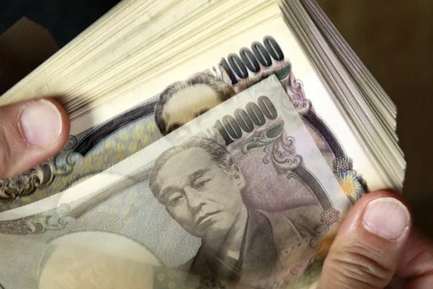 Những tờ tiền mệnh giá 10.000 yen. (Nguồn: AFP/TTXVN)