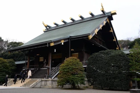 Quan hệ hai nước láng giềng ngày càng xấu đi sau chuyến viếng thăm đền thờ Yasukuni của Thủ tướng Abe cuối năm ngoái. (Nguồn: AFP)