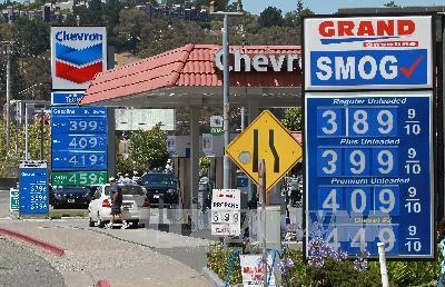 Một trạm bán xăng ở Mill Valley, California (Mỹ). (Nguồn: AFP/TTXVN)