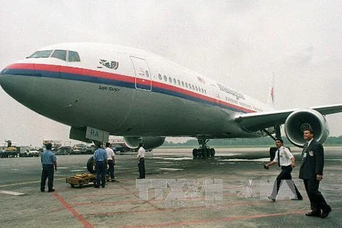 Máy bay Boeing 777-200 hạ cánh xuống sân bay quốc tế Kuala Lumpur sau khi thực hiện chuyến bay thẳng từ Seattle (Mỹ) ngày 2/4/1997. (Nguồn: AFP/TTXVN)