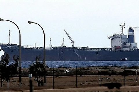 Phiến quân Libya mở lại ba cảng biển ở miền Đông