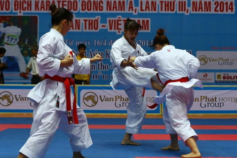 Việt Nam tạm dẫn đầu Giải vô địch Karatedo Đông Nam Á