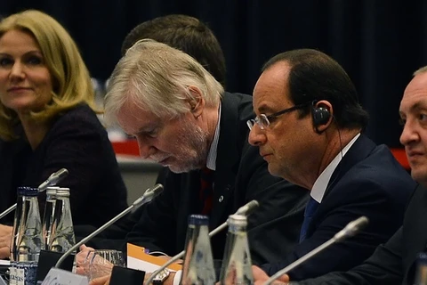 Thủ tướng Đan Mạch Helle Thorning-Schmidt, Thủ tướng Phần Lan Erkki Tuomioja, Thủ tướng Pháp Francois Hollande tại hội nghị năm 2013 (từ trái qua phải). (Nguồn: AFP/TTXVN)