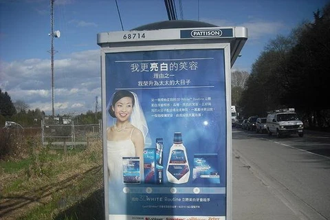 Dân Canada tranh cãi vì biển quảng cáo bằng tiếng Trung