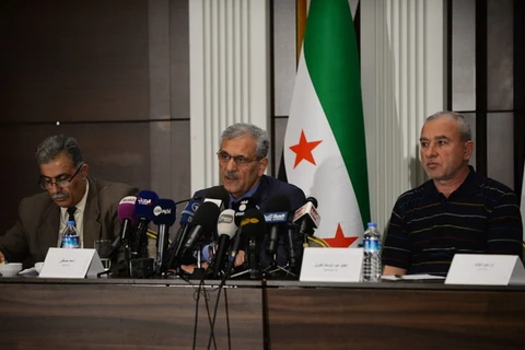 Các đại diện phe đối lập Syria tại cuộc họp báo ở Istanbul ngày 6/5. (Nguồn: TTX/TTXVN)