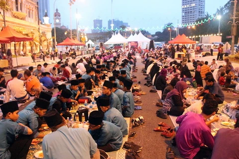 Gần 1.000 người Malaysia tham gia lễ hội Ramadan 2014