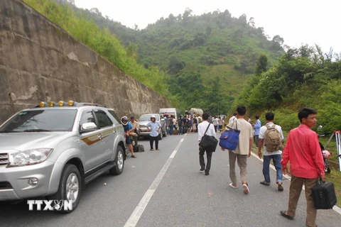 Quốc lộ 279 tại Sơn La bị sụt lún, ách tắc giao thông kéo dài