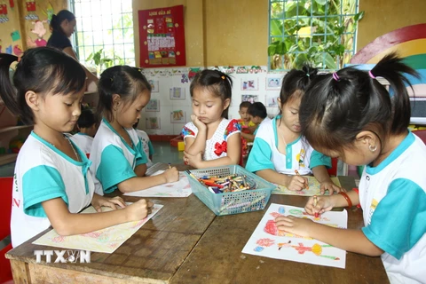 Điện Biên đạt chuẩn phổ cập giáo dục mầm non cho trẻ 5 tuổi