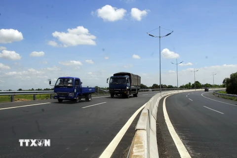Kiến nghị tăng mức thu phí trên tuyến cao tốc TP.HCM-Trung Lương