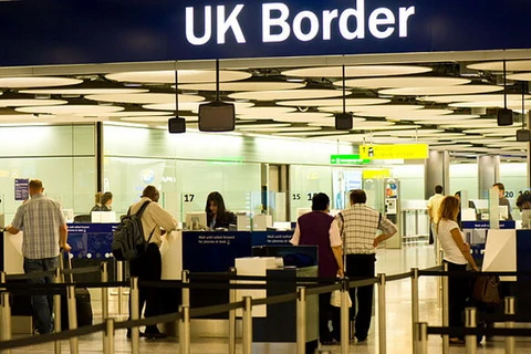 Bất chấp nỗ lực kiềm chế, người nhập cư vào Anh vẫn tăng mạnh