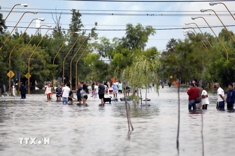 Lũ lụt tại 5 tỉnh của Argentina, hàng nghìn người phải sơ tán