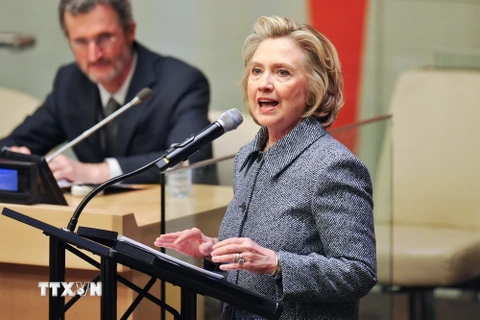 Cựu Ngoại trưởng Mỹ Hillary Clinton lên tiếng về vụ email cá nhân 