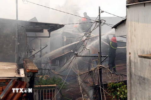 Thành phố Hồ Chí Minh: Cháy lớn trong phòng trọ, 2 người tử vong